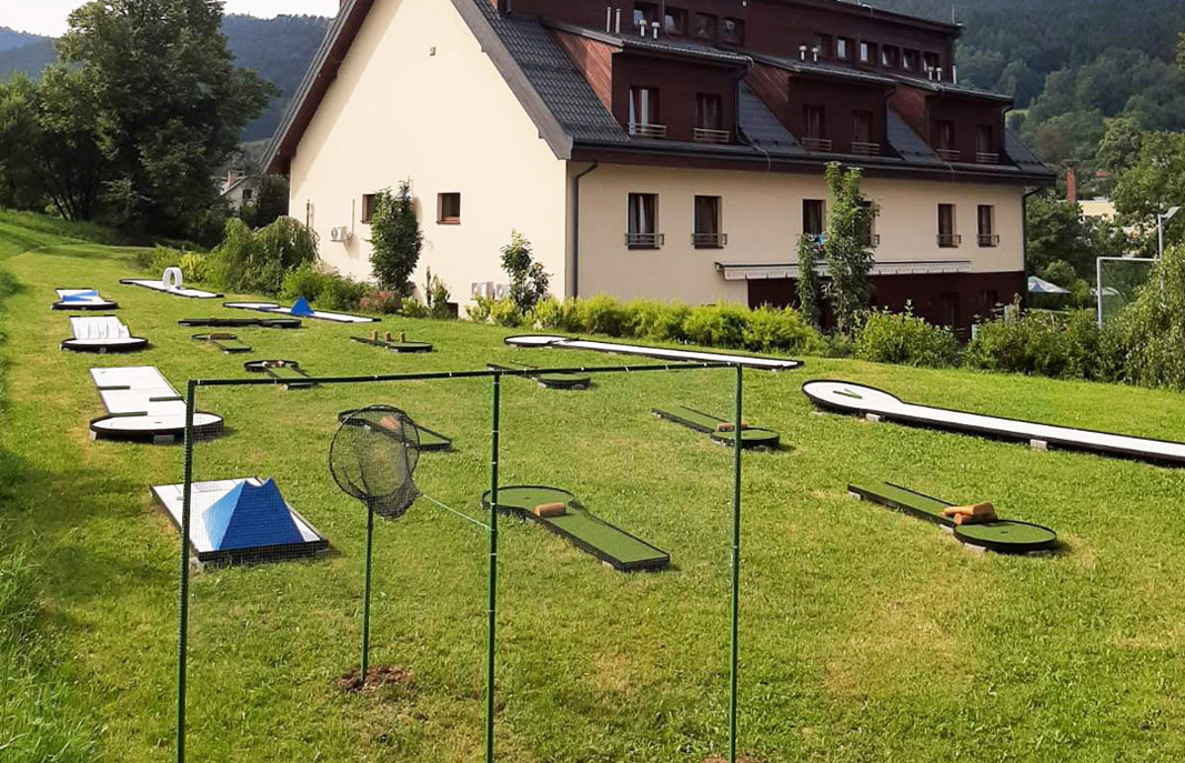 Minigolfové hřiště